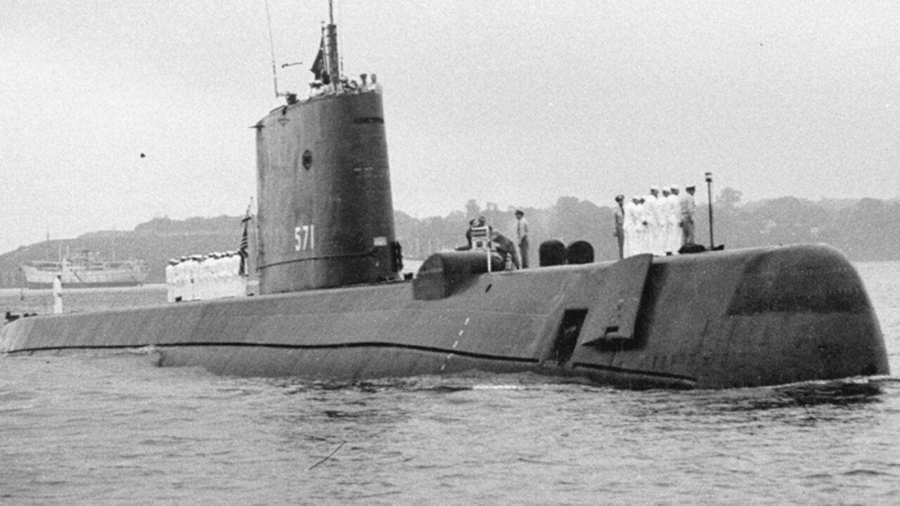 Salar Ataie Bandari El nacimiento del submarino